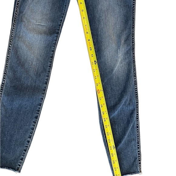 Kut from the Kloth skinny jeans. Size 2. - Picture 6 of 13